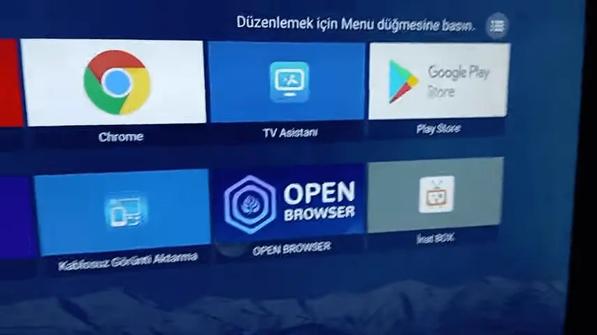Inat Box APK 2025 ekran görüntüsü, reklamsız TV uygulaması arayüzü